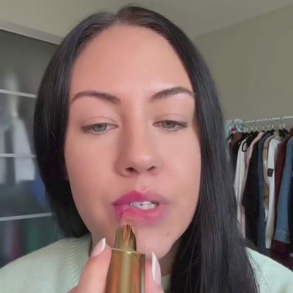 Clovey Changing Lipstick